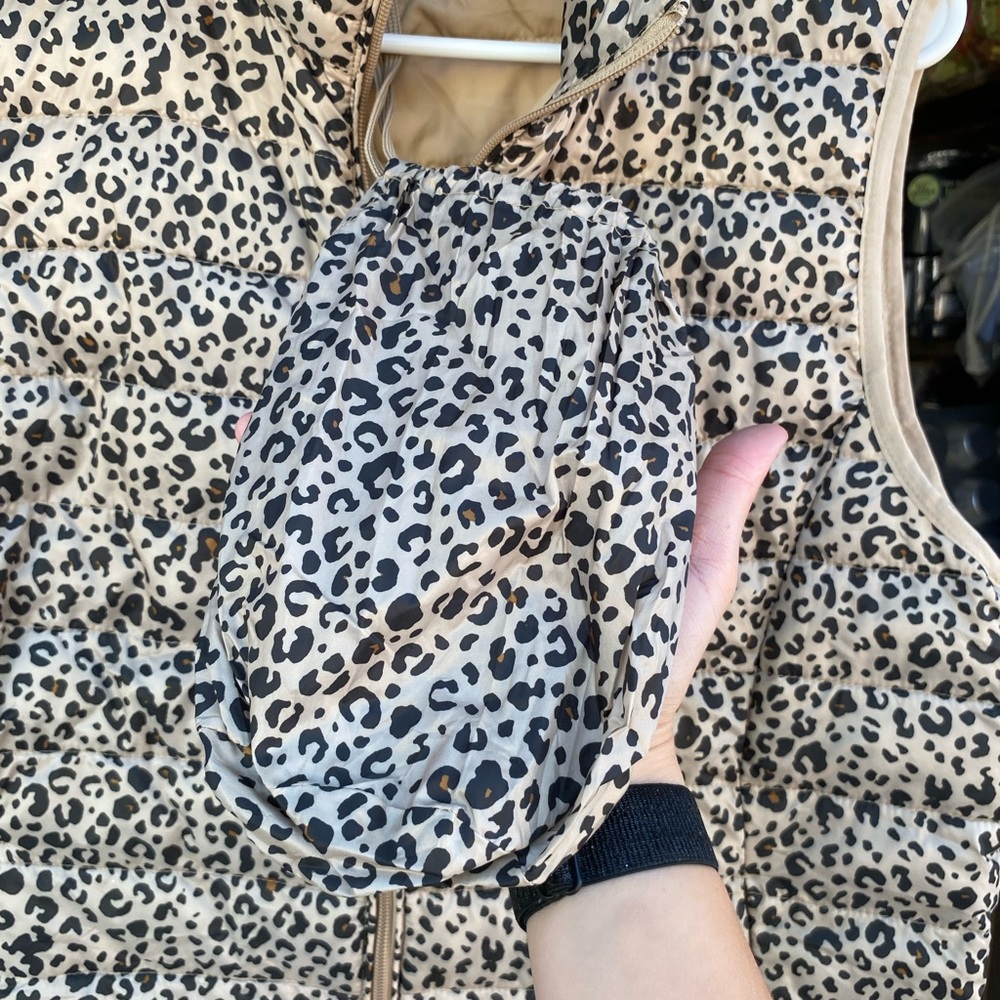 Brand new Amazon essentials cheetah puffer vest